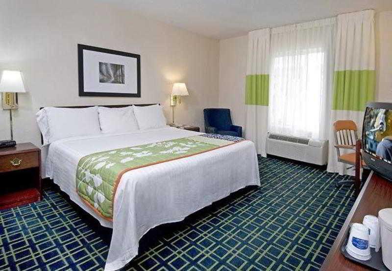 Fairfield Inn & Suites By Marriott Boston Milford Bagian luar foto